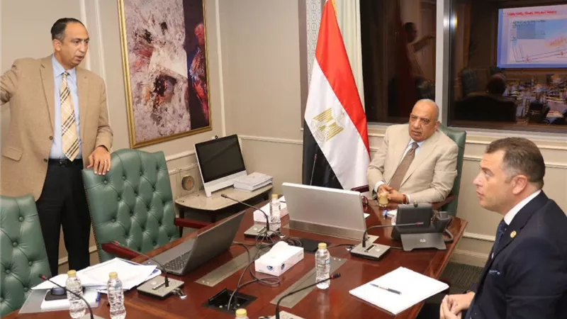 الكهرباء تتابع الضبعة النووية واستعدادات استقبال الوقود النووي