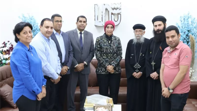 وفد كنيسة القديس موريس يهنئ رئيس جامعة الأقصر بالعام الهجري الجديد