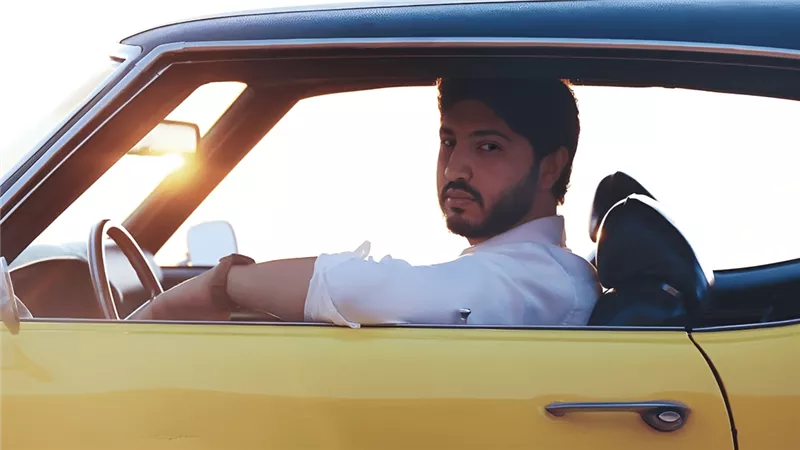 «القمر ديالي» يجمع سعد لمجرد ومحمد شاكر وسط تساؤلات النجاح الجماهيري