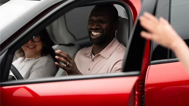 عمر سي يقود هوية جديدة لستروين.. و Citroën تتحول إلى 