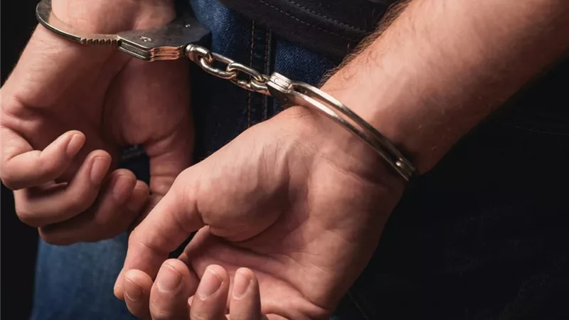 بتهمة ابتزازه بفيديوهات خاصة.. تجديد حبس سائق وكيل لاعبين شهير 15 يوما