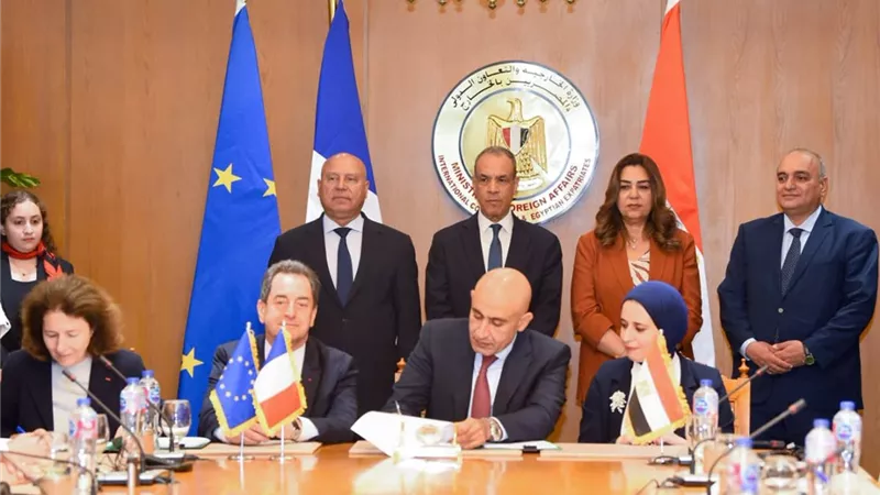 مصر وفرنسا توقعان 8 اتفاقيات تعاون في 4 مجالات وقطاعات 