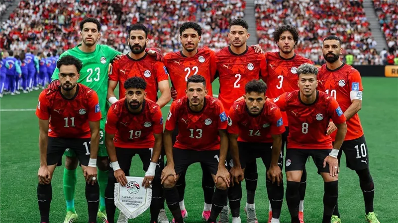 الفراعنة في ورطة قبل مواجهة إيران.. إصابات وإنذارات تربك حسابات المنتخب