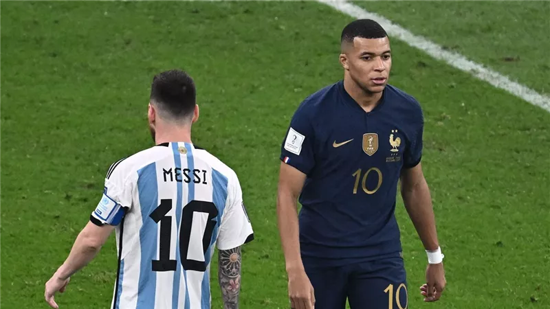 ميسي ومبابي يشعلان صراع الهداف في كأس العالم 2026