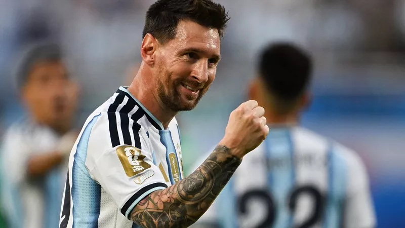 تصرف مفاجئ من ميسي ولاعبو الأرجنتين قبل مواجهة منتخب مصر