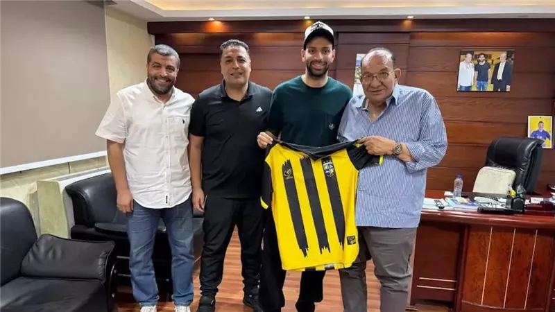 المقاولون العرب يضم ميدو جابر رسميًا لتدعيم صفوفه في الموسم الجديد