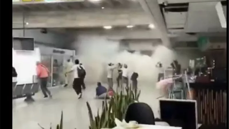 مشاهد صادمة من فنزويلا.. الأرض تبتلع المباني والسكان يفرون|صور وفييديو