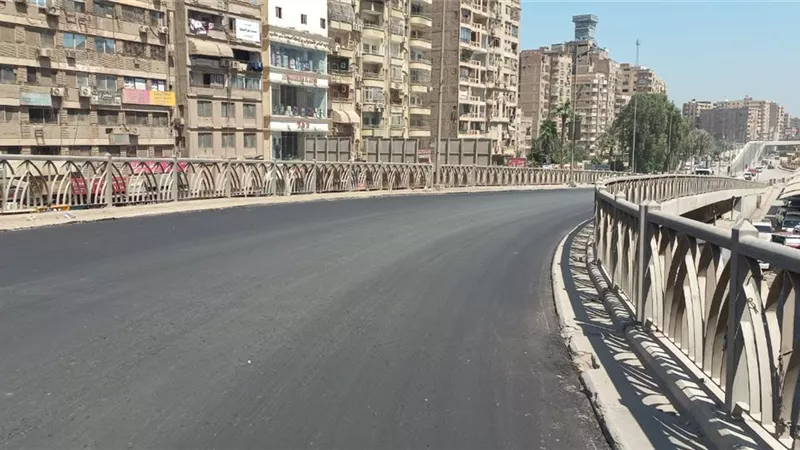 محافظ الجيزة يتابع أعمال صيانة ورفع كفاءة ورصف كوبري أرض اللواء