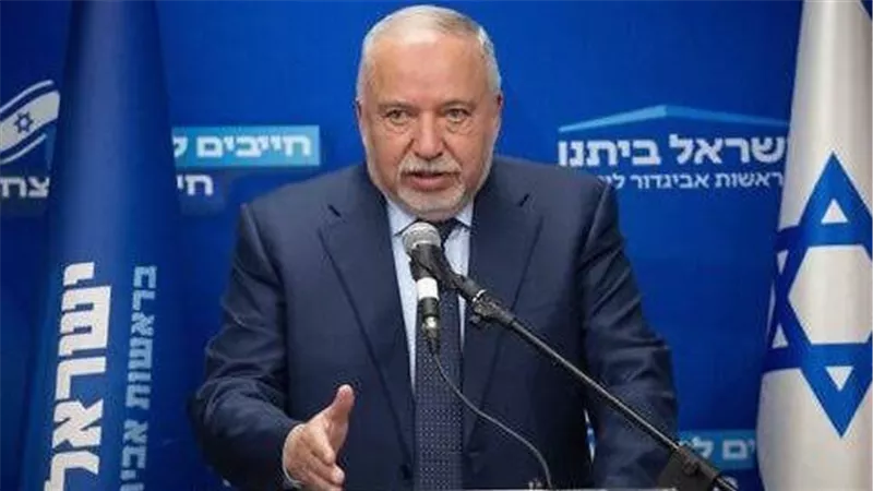 ليبرمان: نتنياهو يجر إسرائيل إلى حرب أهلية من أجل منصبه
