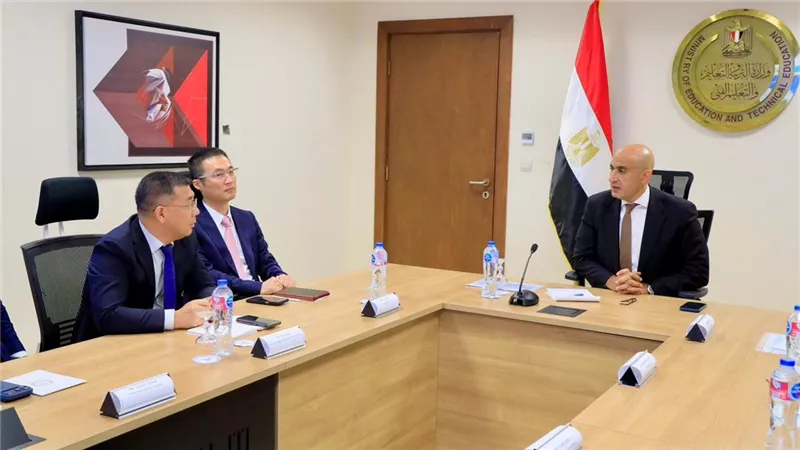  وزير التعليم يبحث مع«هواوي» تطوير البنية التكنولوجية للمدارس