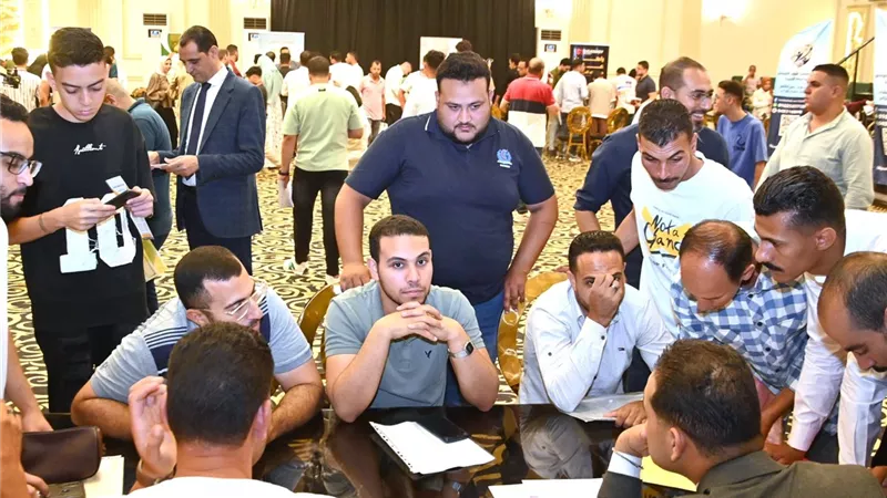 انطلاق فعاليات ملتقى توظيف الشباب بدمنهور بمشاركة 35 شركة