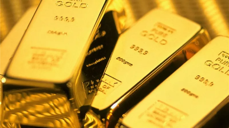 الذهب فوق 4000 دولار رغم الضغوط.. بيانات التضخم الأمريكي تواجه الفائدة