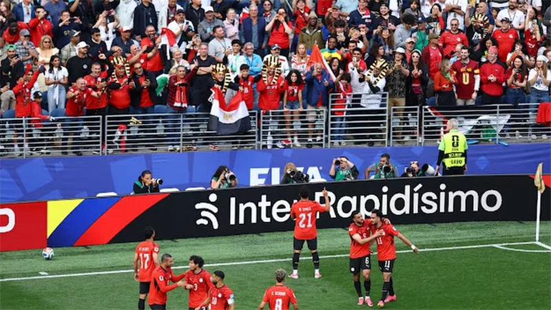 صلاح يصنعها ومحمود صابر يضرب.. مصر تتقدم على إيران بهدف مبكر في المونديال