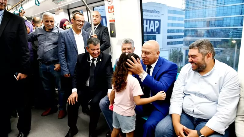 «وزير النقل» يتفقد محطات المونوريل ويؤكد دعم النقل المستدام