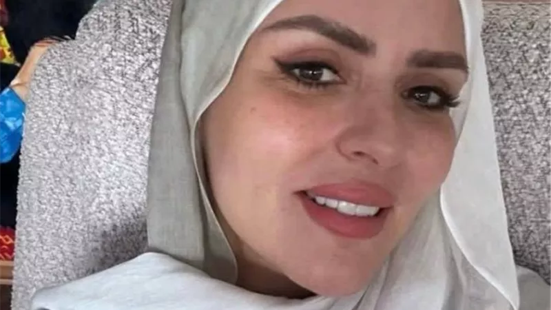 بعد حذف صورها القديمة.. ظهور مها الصغير بالحجاب 