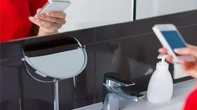 احترس.. لا تصطحب هاتفك معك إلى المرحاض