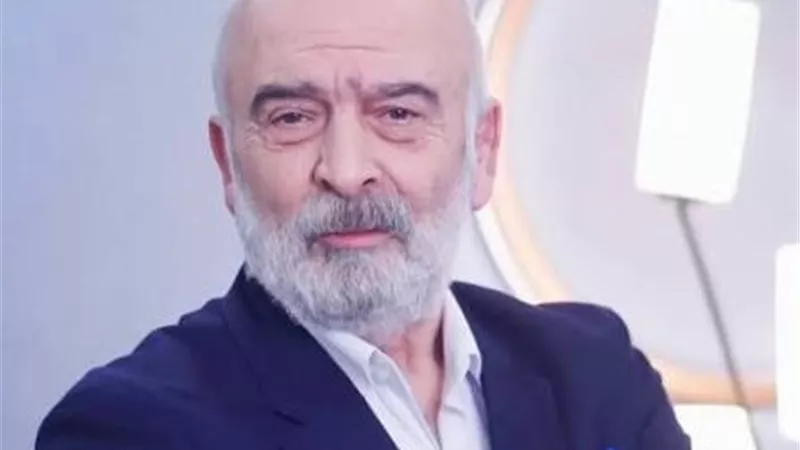 بعد تتويجه في الإمارات|سلوم حداد يحصد جائزة الرسالة الفنية تقديرًا لمسيرة