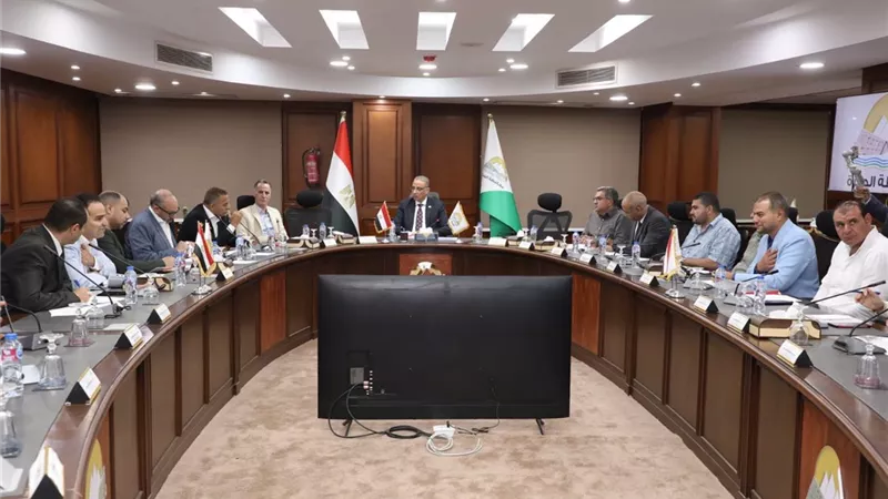 الأنصاري يوجه بحصر الأراضي الفضاء لاستغلالها في إقامة مشروعات خدمية
