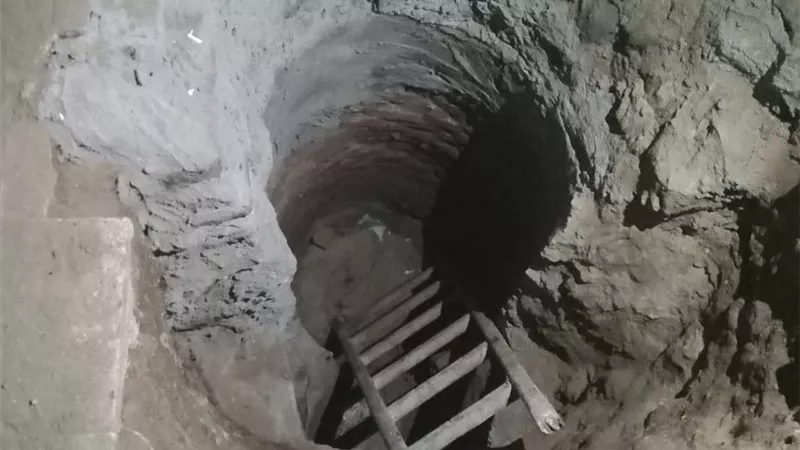 بحلوان.. مصرع 4 أشخاص داخل حفرة خلال التنقيب عن الآثار