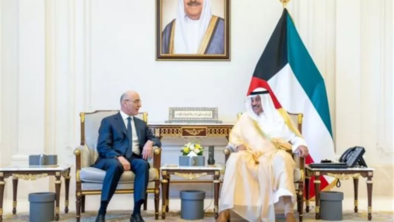 وزير الداخلية اللبناني يبحث مع ولي العهد الكويتي تعزيز التعاون الأمني 