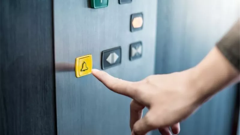 بالقاهرة.. التحقيق في اتهام حارس عقار بالتعدي على ابنة دبلوماسي وصديقها