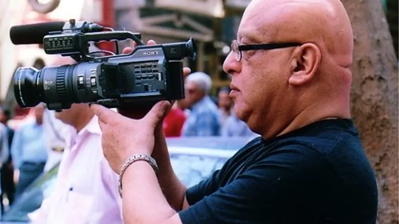 في ذكرى ميلاده.. خيري بشارة مخرج كسر القواعد وصنع سينما تنبض بالحياة 