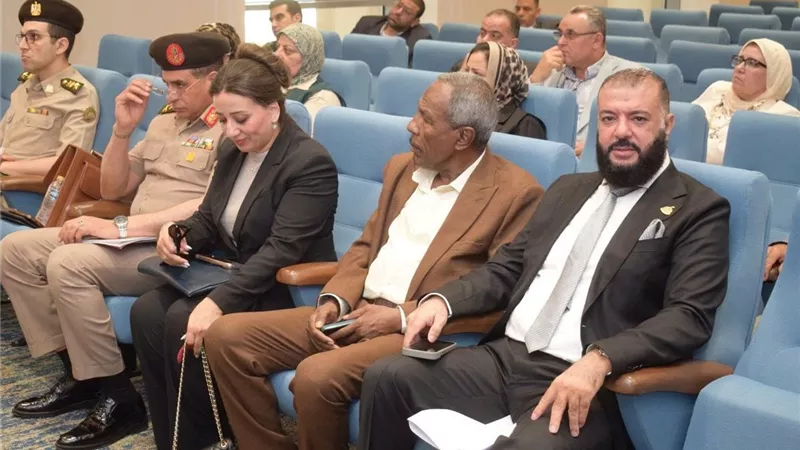 أحمد خليل: أزمة الحدود جعلت منازل صالتها بالإسكندرية وغرفها بمطروح 
