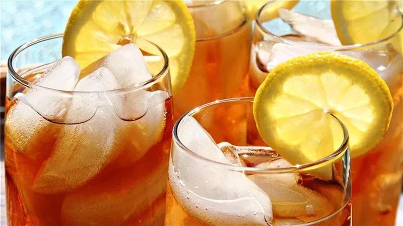 الشاي الساخن أم الشاي المثلج.. أيهما أكثر فائدة؟