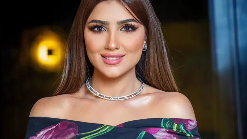 مي عمر تدعم ياسمين عبد العزيز قبل طرح 