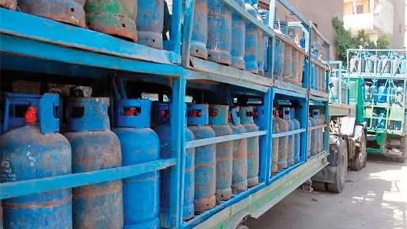 التموين تضبط  130 طنًا من السلع المخالفة وتحبط تهريب 450 أسطوانة بوتاجاز