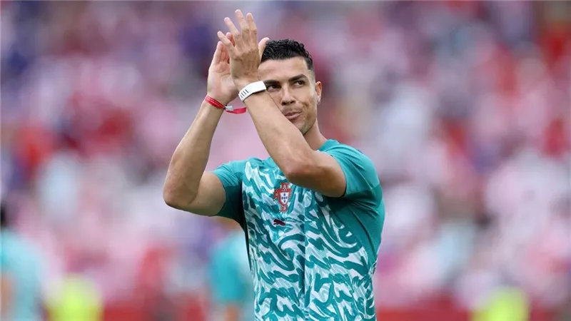 شيرار: اعتزال رونالدو بات قريبًا وقد يقود منتخب البرتغال مستقبلًا