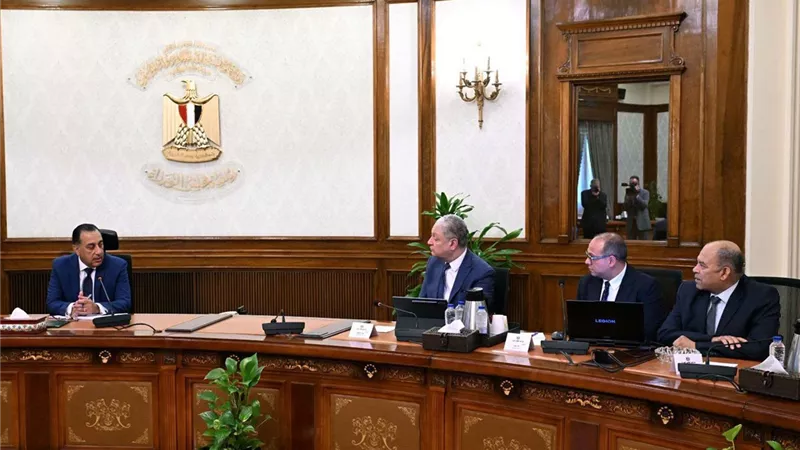 رئيس الوزراء يتابع استعدادات بدء تنفيذ مشروعات المرحلة الثانية بحياة كريمة