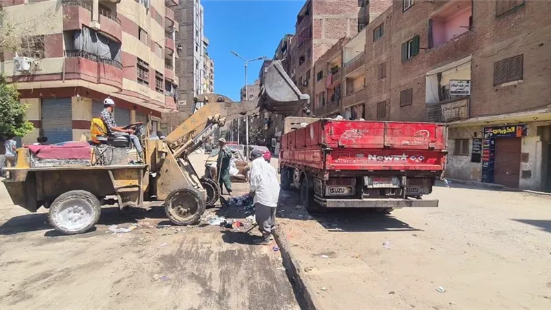 محافظ الجيزة يوجه بمراجعة تراخيص عدداً من حالات البناء بالدقي وبولاق