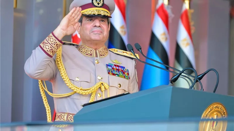 دعم مؤسسات وخطط تطوير.. كيف أحيت توجيهات الرئيس ملف الإعلام في مصر؟ 
