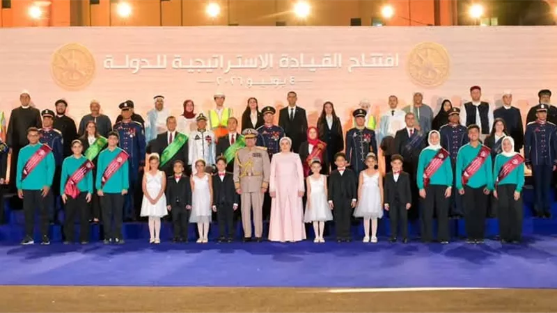 طلاب تعليم القاهرة يشاركون في افتتاح مقر القيادة الاستراتيجية للدولة 