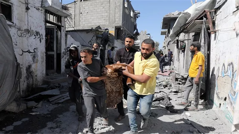 تصعيد جديد..استشهاد 3 فلسطينيين وإصابة 16 آخرين جراء قصف إسرائيلي على غزة