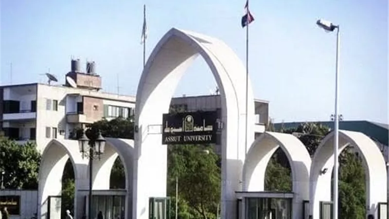 جامعة أسيوط تحتفي بذكرى ثورة 30 يونيو لتعزيز الوعي الوطني