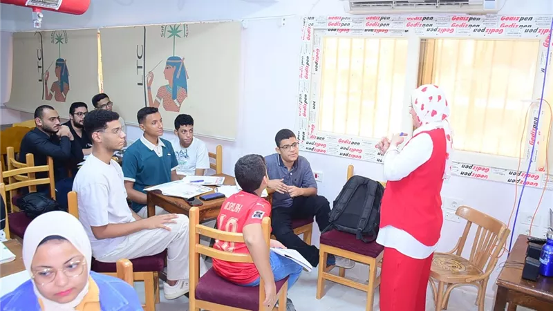 رئيس جامعة سوهاج: مركز اللغات يقدم دورات بـ 8 لغات وتخفيض 50% للمنسوبين
