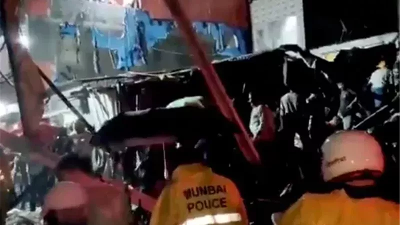 كارثة في الهند.. انهيار مبنى يودي بحياة 6 أشخاص بينهم أطفال |تفاصيل