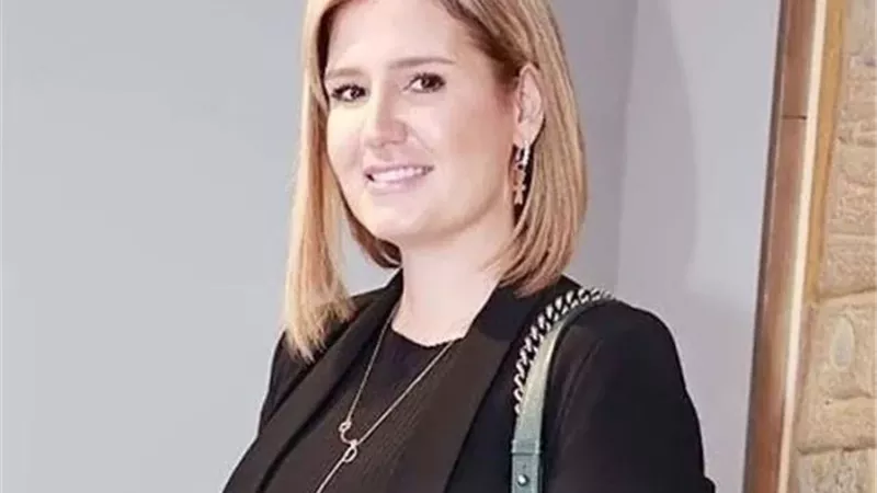«الكلام لن يكفيك».. هنا شيحة تودع والد زوج شقيقتها برسالة مؤثرة