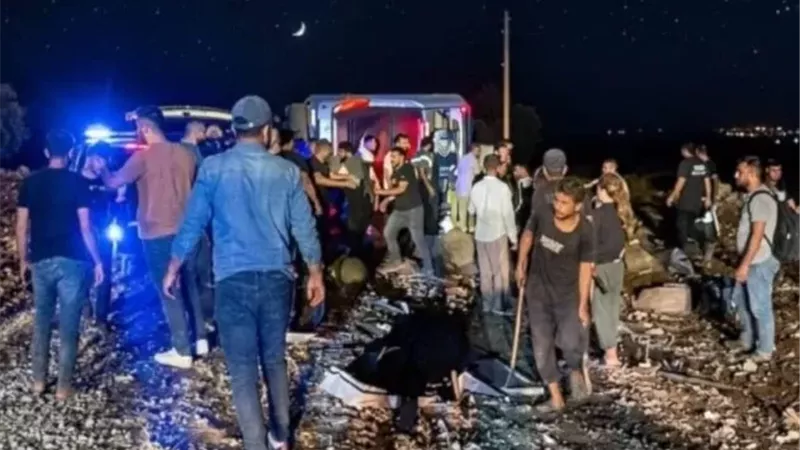 رحلة عمرة تتحول لمأساة.. انقلاب حافلة لبنانيين في سوريا وسقوط ضحايا|فيديو
