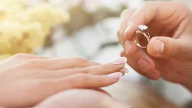 ما حكم الإخبار بما في الخاطب من عيوب؟ دار الإفتاء تجيب 