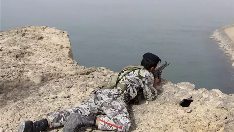 الجيش الإيراني يعلن مقتل 8 ضباط في ضربات أمريكية جنوب البلاد |تفاصيل 
