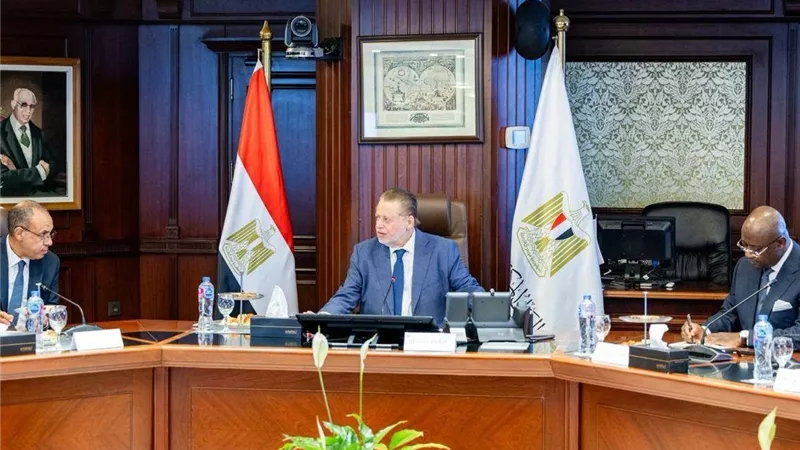 اجتماع ثلاثي بالقاهرة لدعم التجارة والاستثمار الإفريقي قبل منتدى أعمال الع