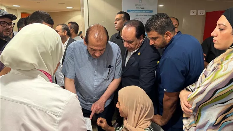 نائب وزير الصحة يتفقد المنشآت الطبية بالإسماعيلية ويشدد على تحسين الخدمات 
