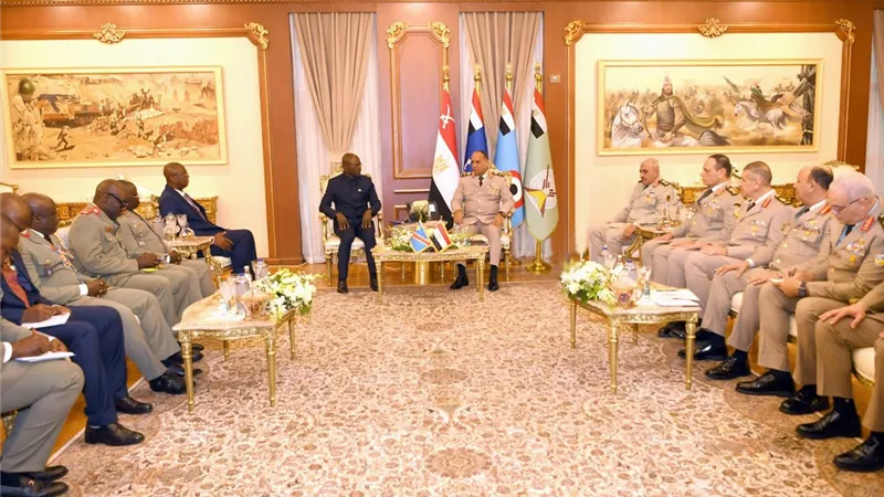  وزير الدفاع يلتقى نظيره بجمهورية الكونغو الديمقراطية|صور