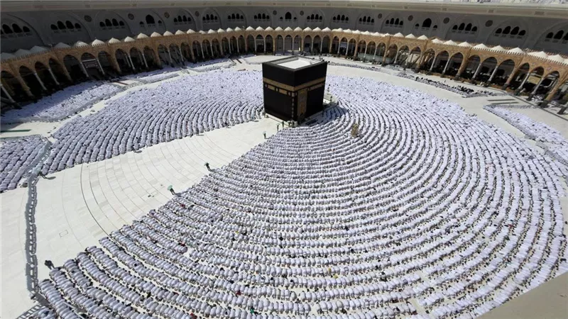 هل بُنيت الكعبة أولًا في الطائف؟.. أمين الفتوى يحسم الجدل