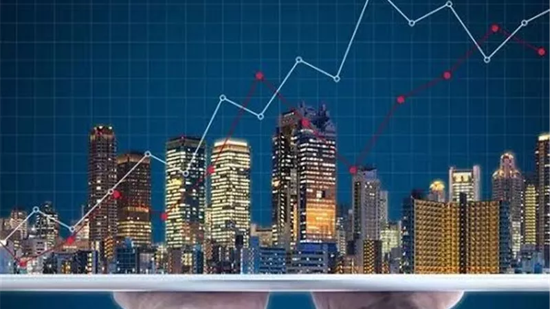 السياحة والتحويلات تدعمان الاقتصاد بإيرادات تتجاوز 49 مليار دولار