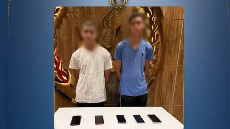عن طريق الخطف ..ضبط عاطلان يسرقان الهواتف بدراجة نارية بالقاهرة