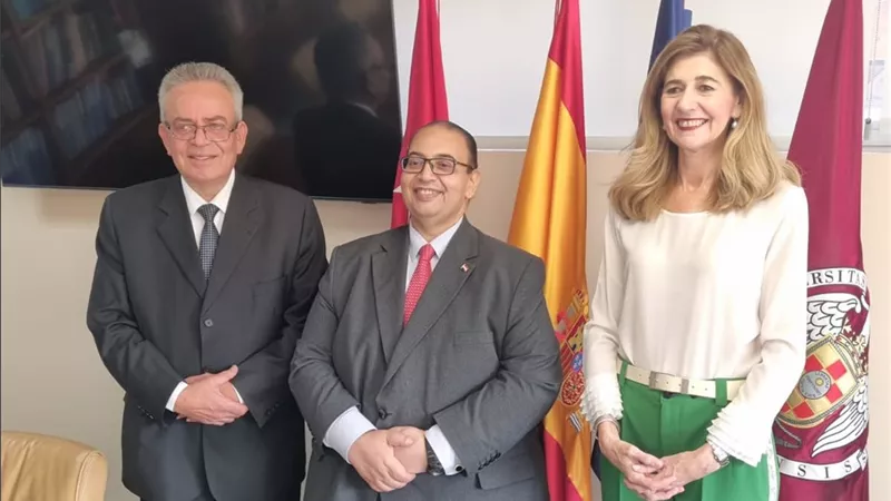  يحيى زكريا يختتم جولته العلمية بإسبانيا بإطلاق شراكة مع جامعة كومبلوتنسي